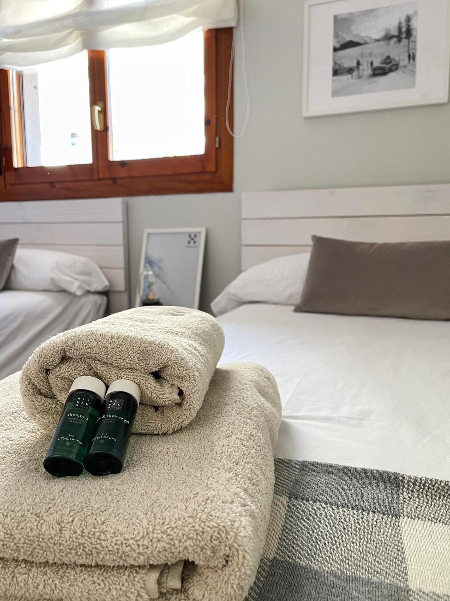 Apartamento Familiar En El Centro De Benasque Con Terraza Zewnętrze zdjęcie