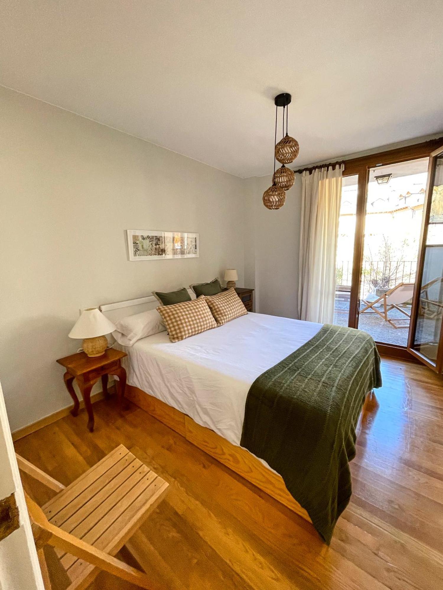 Apartamento Familiar En El Centro De Benasque Con Terraza Zewnętrze zdjęcie