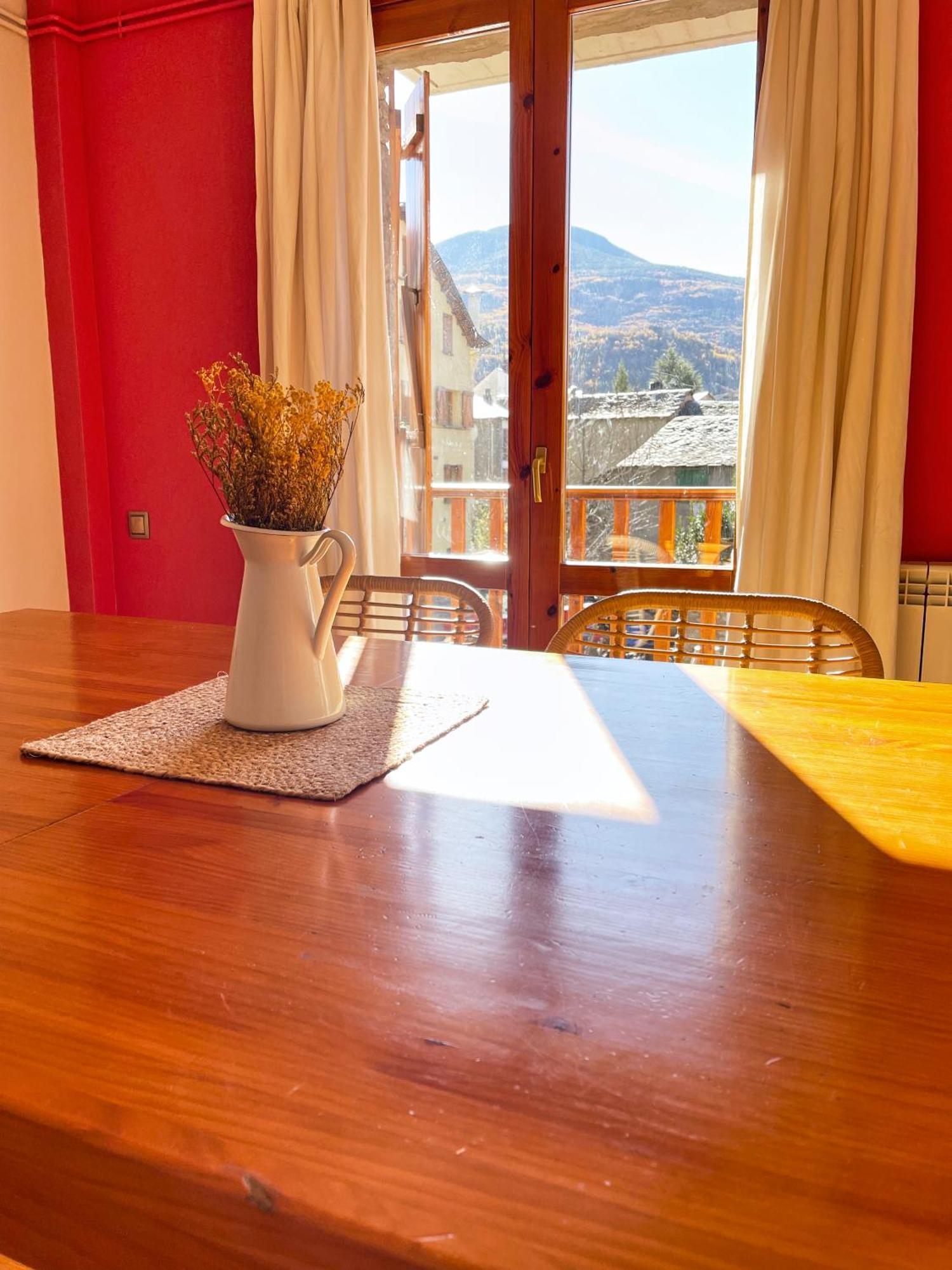 Apartamento Familiar En El Centro De Benasque Con Terraza Zewnętrze zdjęcie