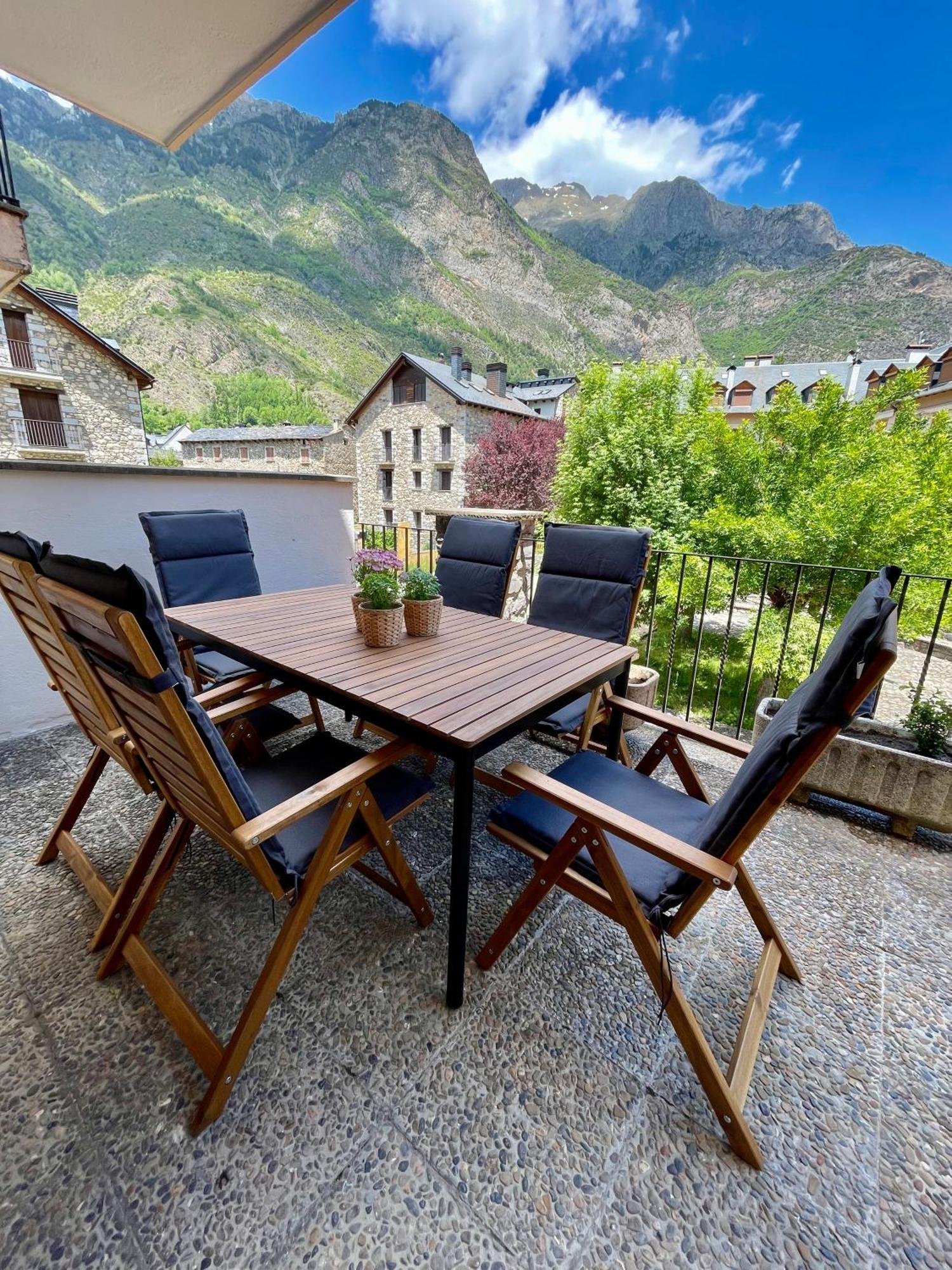 Apartamento Familiar En El Centro De Benasque Con Terraza Zewnętrze zdjęcie